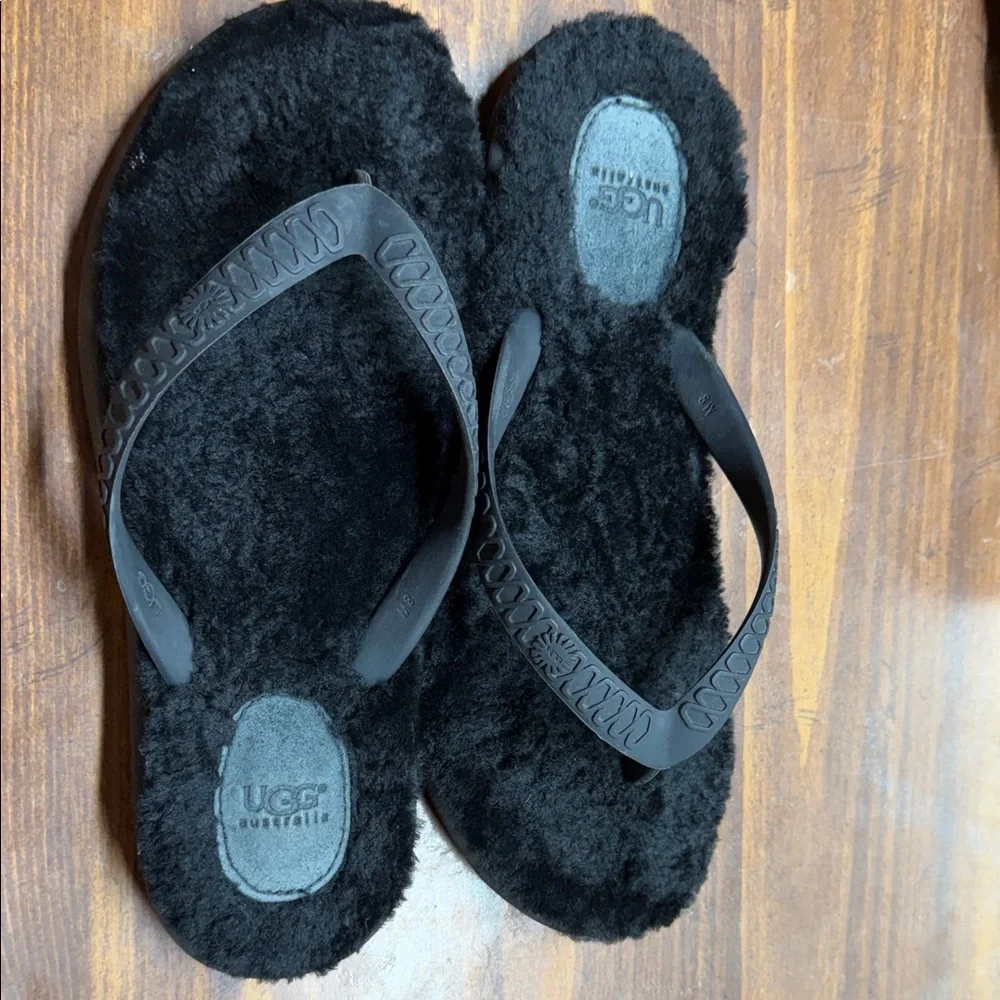 UGG Fluffie Black Rubber Sole Flip Flops - Picture 1 of 4